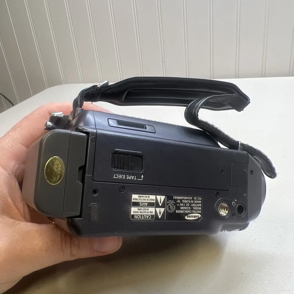 Samsung 4MP Camcorder SCD6040 ~For Parts Or Repair